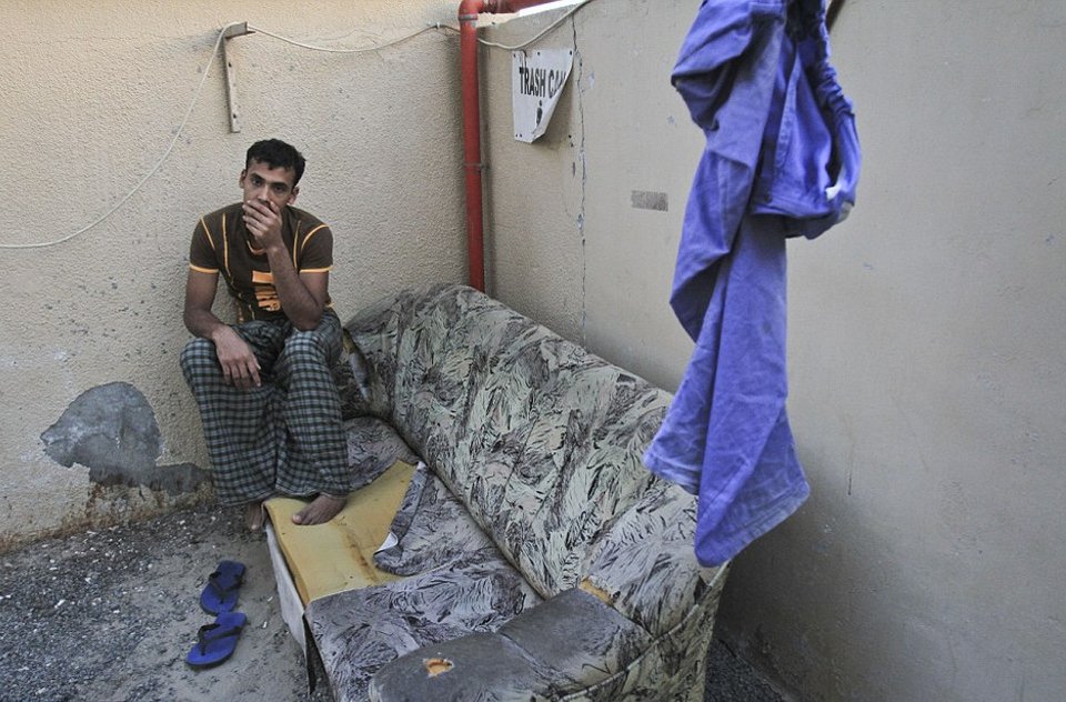 Η άλλη όψη του Ντουμπάι δεν είναι καθόλου φανταχτερή -Στα άδυτα του στρατοπέδου συγκέντρωσης των εργατών που χτίζουν τους ουρανοξύστες [εικόνες] | iefimerida.gr 3