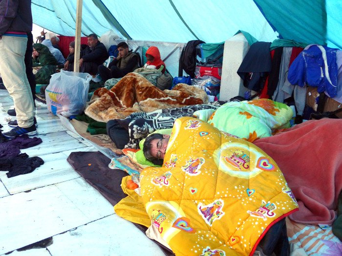  Η βροχή έδιωξε τον Μιχελογιαννάκη -Αφησε την απεργία πείνας και πήγε για καφέ [εικόνες] | iefimerida.gr 4