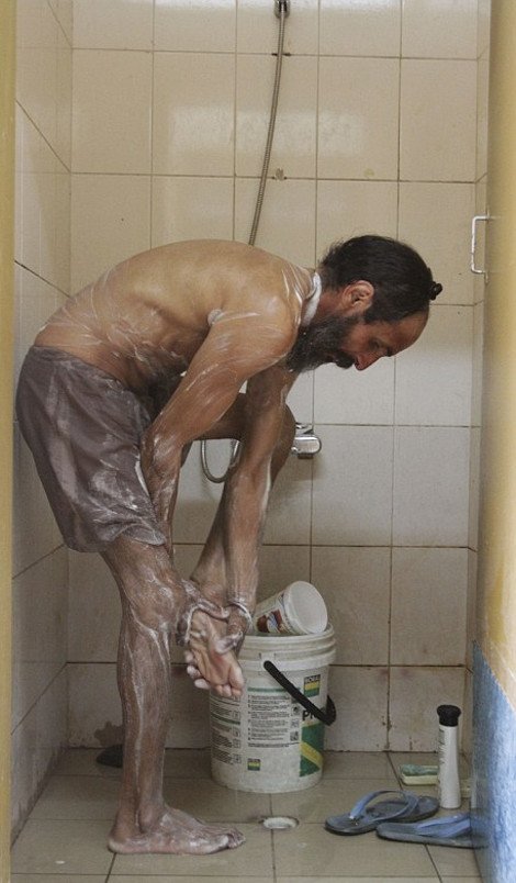 Η άλλη όψη του Ντουμπάι δεν είναι καθόλου φανταχτερή -Στα άδυτα του στρατοπέδου συγκέντρωσης των εργατών που χτίζουν τους ουρανοξύστες [εικόνες] | iefimerida.gr 5