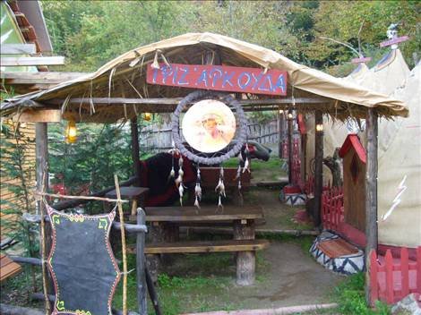 Ενας μικρός... Αμαζόνιος στην Πιερία -Στα άδυτα του μοναδικού Ινδιάνικου Χωριού στην Ελλάδα [εικόνες] | iefimerida.gr 1