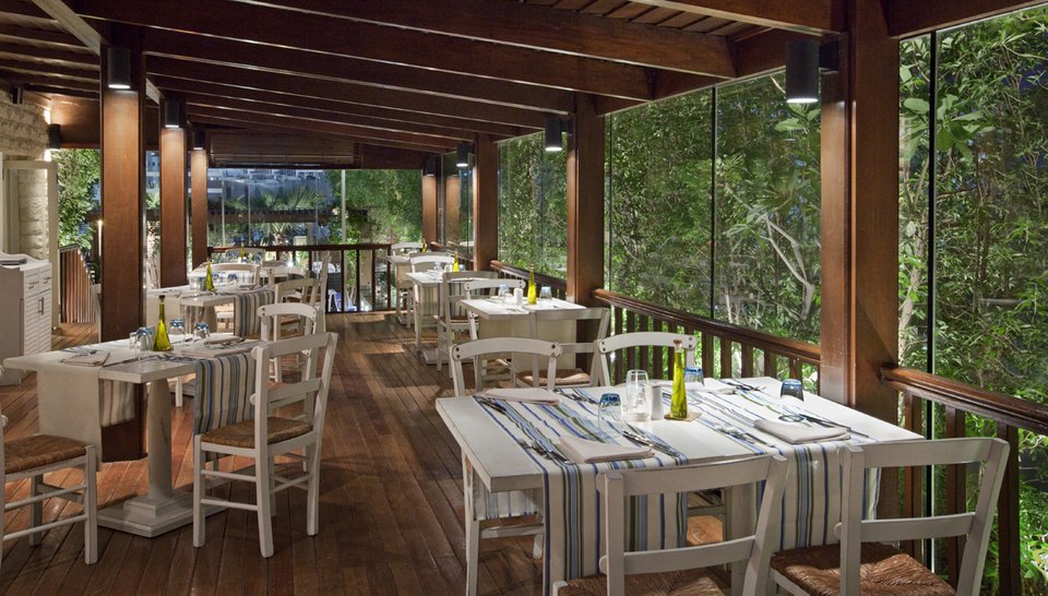 Γιάννης Μπαξεβάνης, ο Ελληνας σεφ που έμαθε στους Αραβες την ελληνική κουζίνα [εικόνες] | iefimerida.gr 2