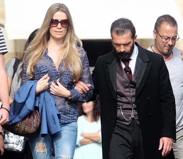 Ο Αντόνιο Μπαντέρας ξανάνιωσε με τον νέο έρωτά του [εικόνες] | iefimerida.gr 4