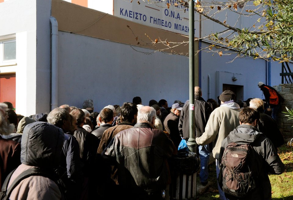 Γεύμα αγάπης για τους απόρους από τον Δήμο Αθηναίων -Εκατοντάδες συνάνθρωποι μας στο Ρουφ [εικόνες] | iefimerida.gr 1