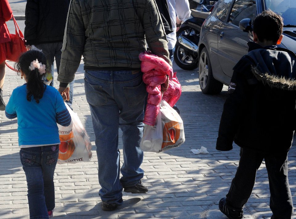 Γεύμα αγάπης για τους απόρους από τον Δήμο Αθηναίων -Εκατοντάδες συνάνθρωποι μας στο Ρουφ [εικόνες] | iefimerida.gr 6