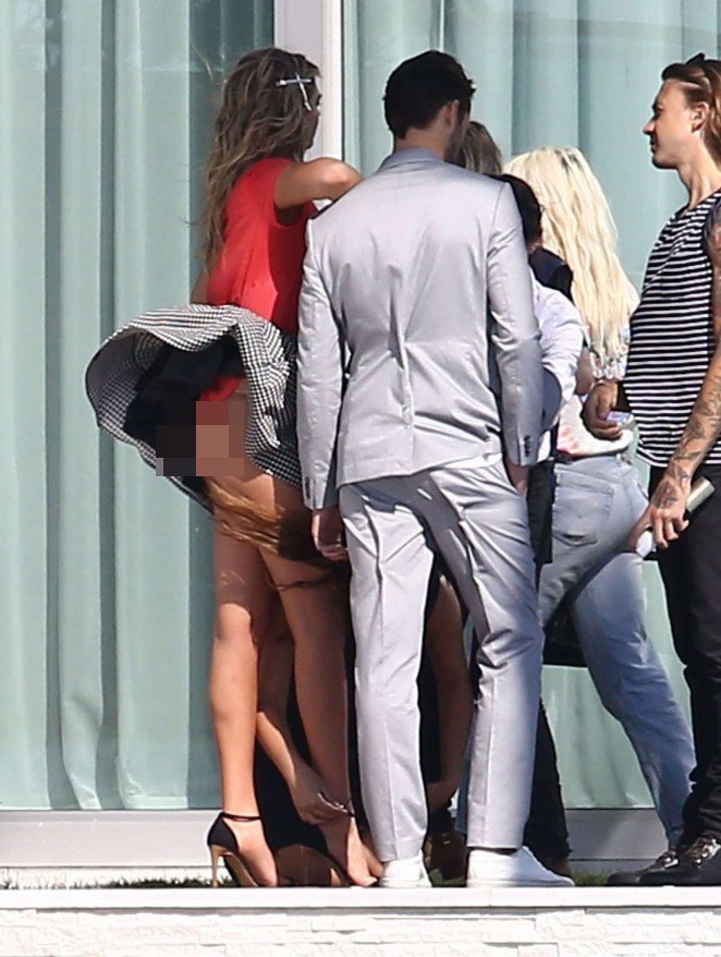 10 σταρ που μιμήθηκαν τη Μέριλιν Μονρόε και άφησαν τα φουστάνια τους να τα σηκώσει ο αέρας [εικόνες] | iefimerida.gr 21