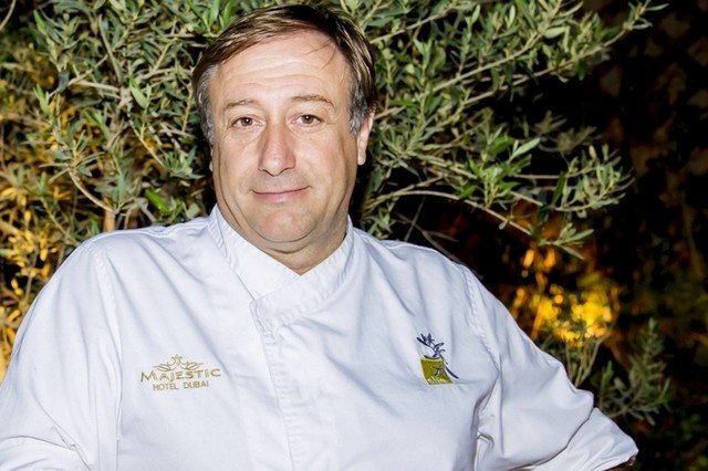 Γιάννης Μπαξεβάνης, ο Ελληνας σεφ που έμαθε στους Αραβες την ελληνική κουζίνα [εικόνες] | iefimerida.gr 0