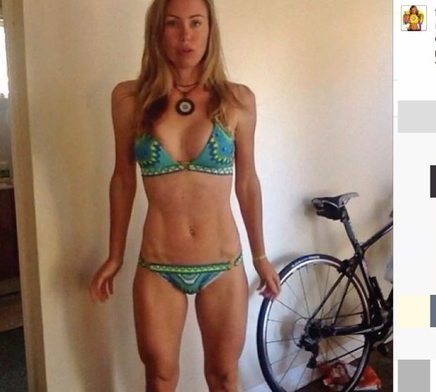 H γκουρού της δίαιτας στο Youtube εξηγεί πώς έγινε θεά τρώγοντας 51 μπανάνες την ημέρα [εικόνες & βίντεο] | iefimerida.gr 17