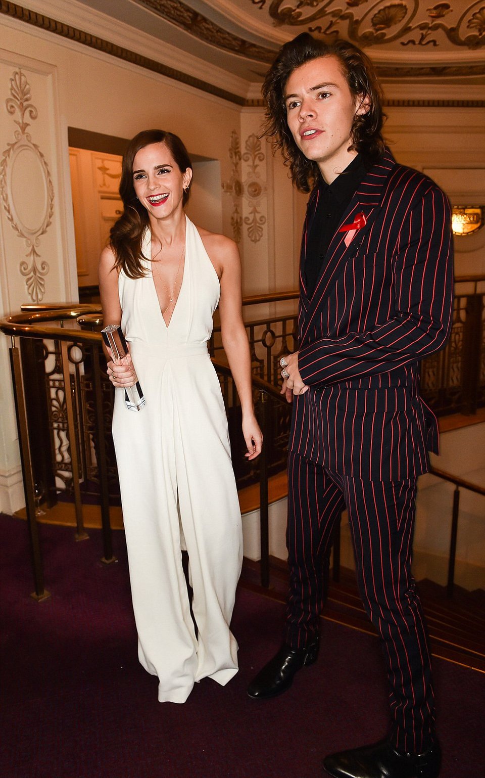 Ολα όσα έγιναν στα βραβεία μόδας του Λονδίνου -Η ημίγυμνη Ριάνα και το χούφτωμα της Κάρα Ντελεβίν [εικόνες] | iefimerida.gr 4