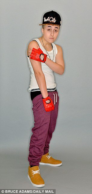 H 17χρονη που έκανε αλλαγή φύλλου για να μοιάσει στον Τζάστιν Μπίμπερ [εικόνες] | iefimerida.gr 0