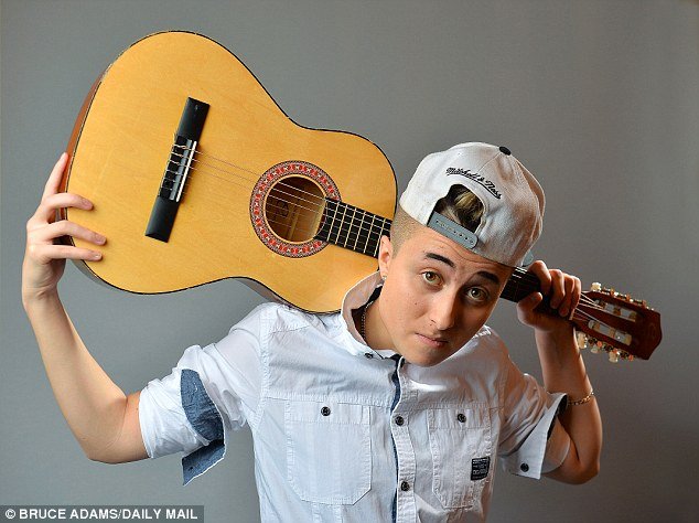 H 17χρονη που έκανε αλλαγή φύλλου για να μοιάσει στον Τζάστιν Μπίμπερ [εικόνες] | iefimerida.gr 1