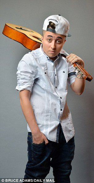 H 17χρονη που έκανε αλλαγή φύλλου για να μοιάσει στον Τζάστιν Μπίμπερ [εικόνες] | iefimerida.gr 6