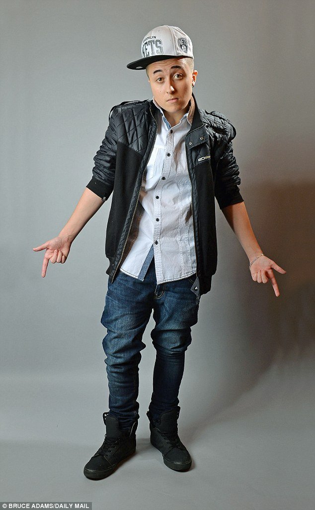 H 17χρονη που έκανε αλλαγή φύλλου για να μοιάσει στον Τζάστιν Μπίμπερ [εικόνες] | iefimerida.gr 2