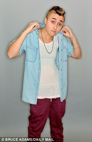 H 17χρονη που έκανε αλλαγή φύλλου για να μοιάσει στον Τζάστιν Μπίμπερ [εικόνες] | iefimerida.gr 3