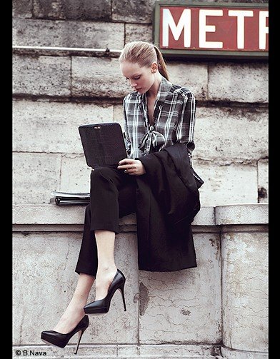 Στυλάτη στο γραφείο -Μερικές ιδέες, ιδανικές για το άγγιγμα του στυλ [εικόνες] | iefimerida.gr 2