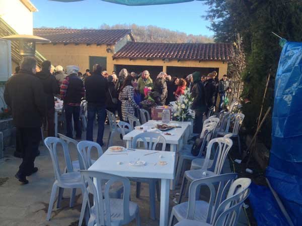  Γαμπρός ντύθηκε ο βουλευτής του ΣΥΡΙΖΑ Βαγγέλης Διαμαντόπουλος -Γλέντι με γουρουνοπούλες και ψησταριές [εικόνες] | iefimerida.gr 2