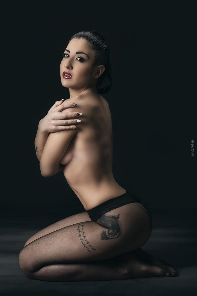 Φωτιά στη μπάρα: Αυτές είναι οι πιο σέξι barwomen της Ελλάδας [εικόνες] | iefimerida.gr 1