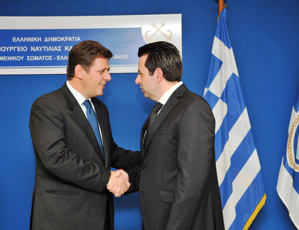 Το Λιμενικό Σώμα για την καταπολέμηση λαθραίας διακίνησης καπνικών ειδών – Μνημόνιο συνεργασίας με την «Παπαστράτος Α.Β.Ε.Σ.» | iefimerida.gr 2