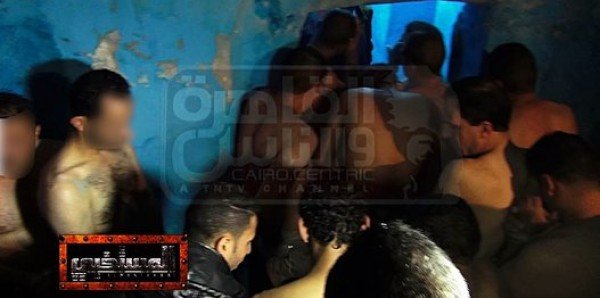 Αίγυπτος: Δημοσιογράφος ειδοποιεί την Αστυνομία και κάνει «ντου» σε ανδρικό χαμάμ οργίων -Εκείνη τραβάει πλάνα [εικόνες] | iefimerida.gr 3