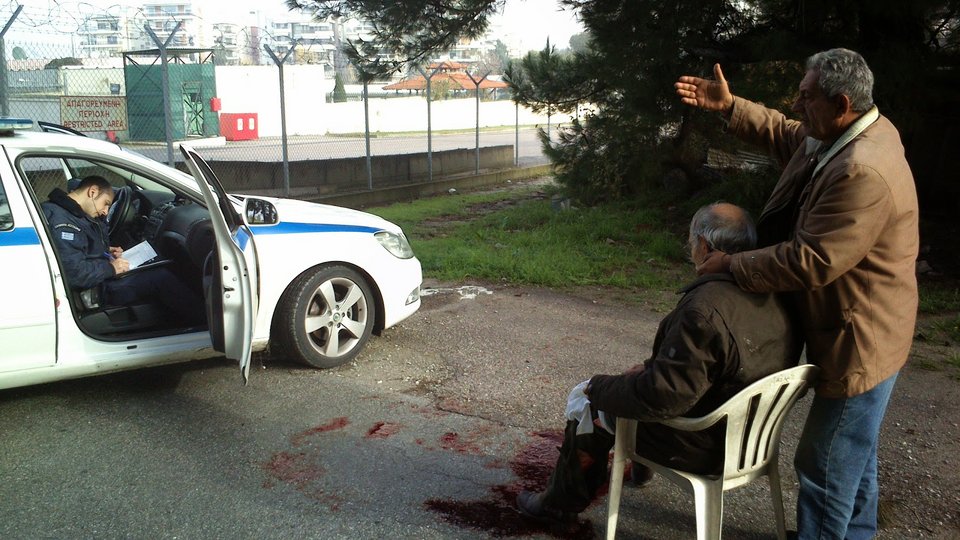 Αγρια επίθεση αγέλης σκύλων κατά ηλικιωμένου [εικόνες & βίντεο] | iefimerida.gr 3