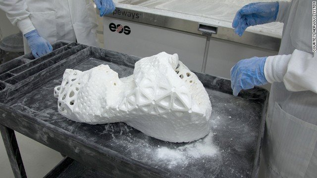 Ρούχα από άλλη διάσταση- 3D φορέματα και κοσμήματα που αποκτούν κίνηση καθώς τα φοράτε [εικόνες & βίντεο] | iefimerida.gr 6