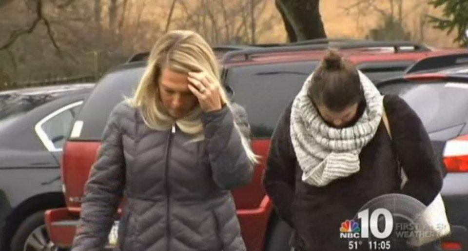 Ασυγκράτητη μητέρα: 42χρονη συνελήφθη ενώ έκανε σεξ στο πάρκο με 17χρονο φίλο της κόρης της [εικόνες & βίντεο] | iefimerida.gr 1