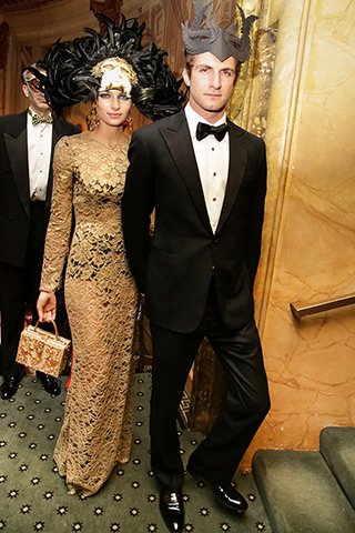 Το κορίτσι του Σταύρου Νιάρχου χορεύει με μαύρα εσώρουχα και γόβες στιλέτο [βίντεο] | iefimerida.gr 9