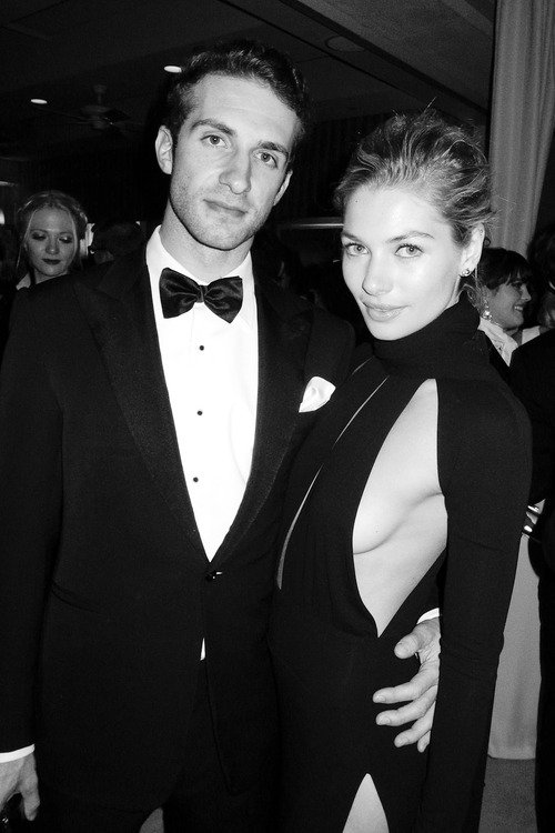 Το κορίτσι του Σταύρου Νιάρχου χορεύει με μαύρα εσώρουχα και γόβες στιλέτο [βίντεο] | iefimerida.gr 10