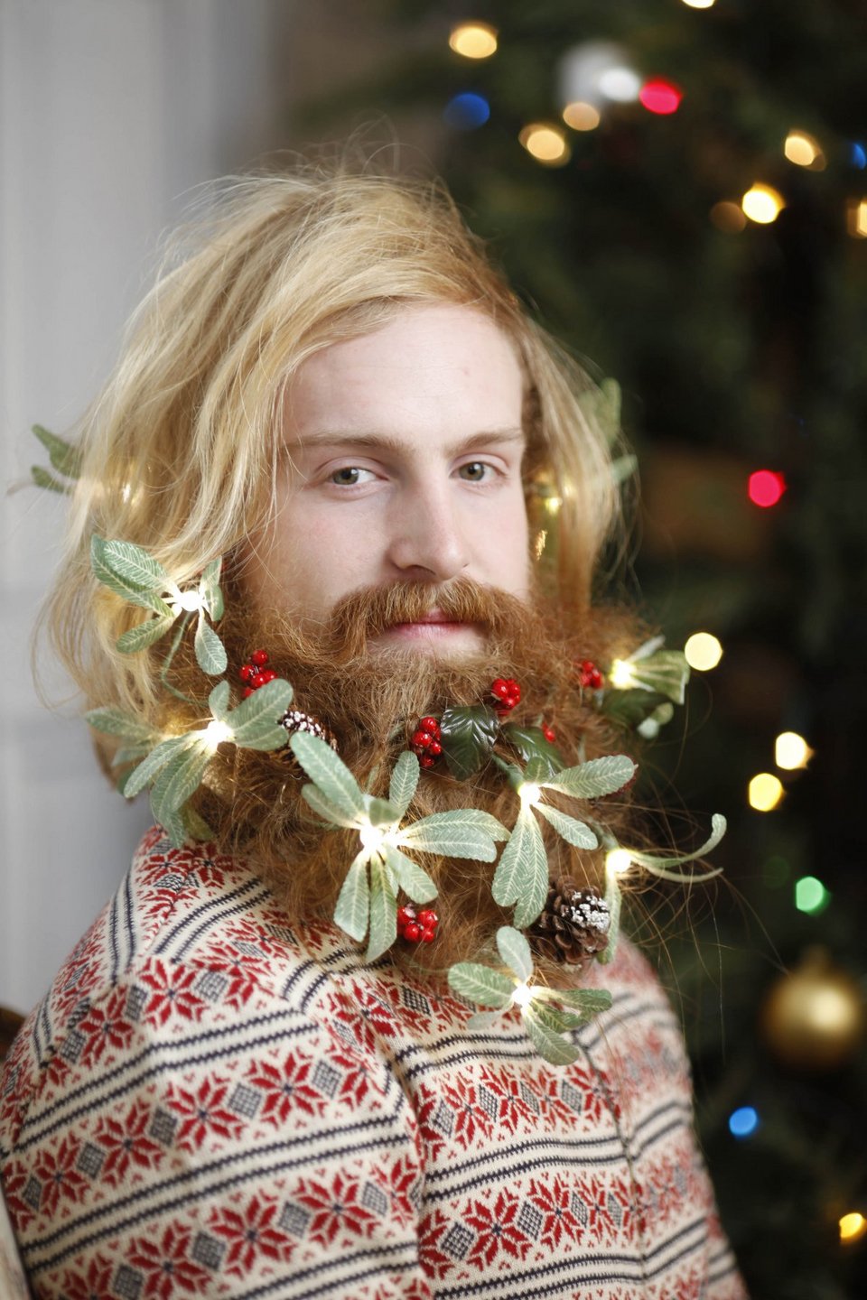 Νέα μόδα -Οι χίπστερ στολίζουν τα μούσια τους με χριστουγεννιάτικα στολίδια [εικόνες] | iefimerida.gr 2