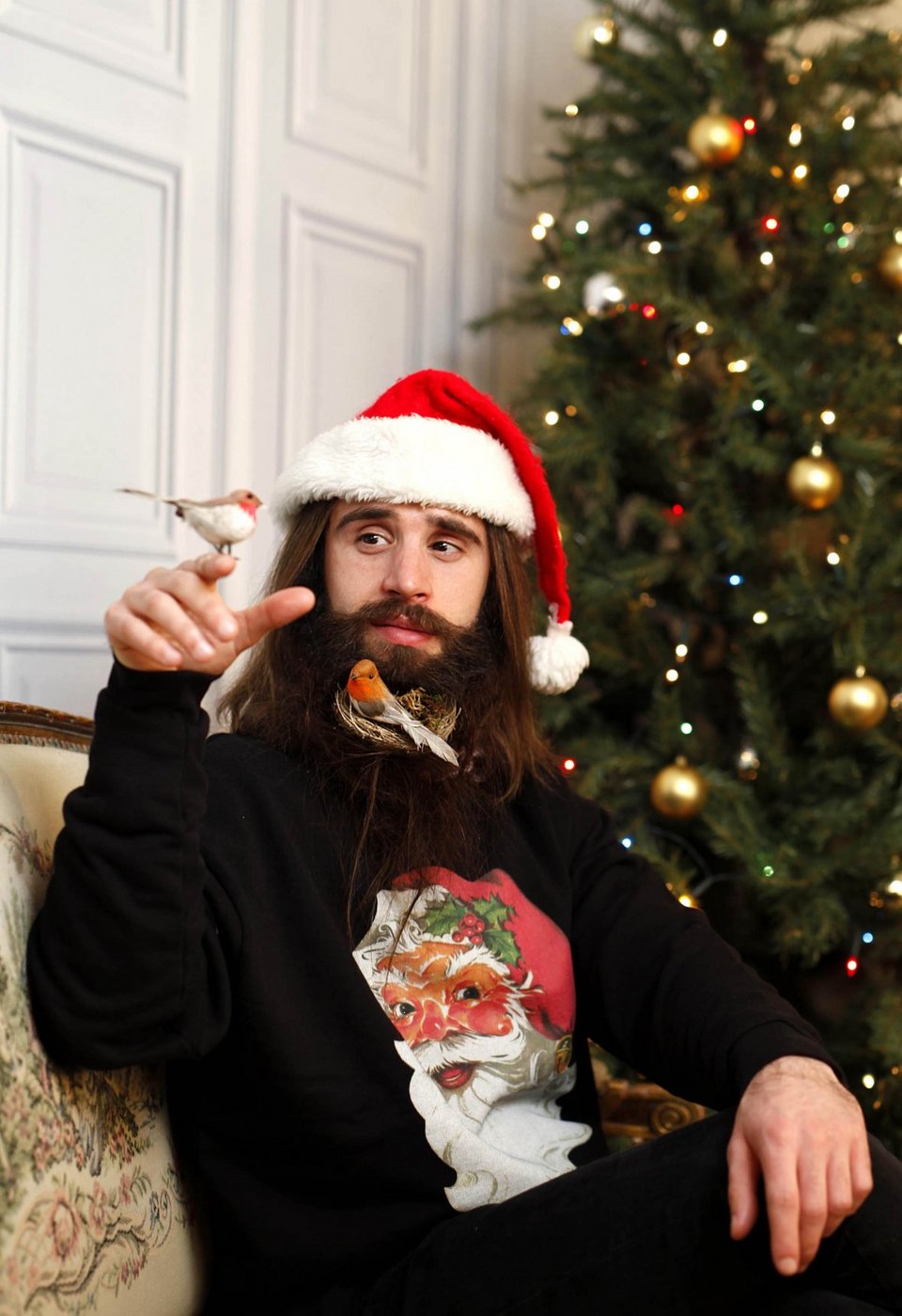 Νέα μόδα -Οι χίπστερ στολίζουν τα μούσια τους με χριστουγεννιάτικα στολίδια [εικόνες] | iefimerida.gr 3