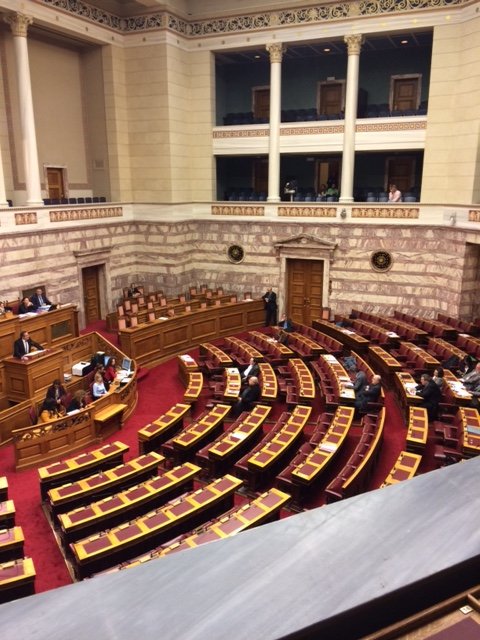 «Κόλαση» στη Βουλή -Τσακαλώτος: Ντροπή η Βούλτεψη και ο Γεωργιάδης -Αδωνις: Είστε πολιτικά τέρατα | iefimerida.gr 1