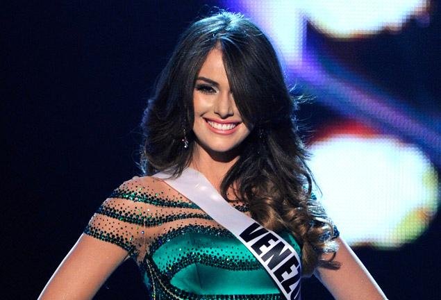 Η αλήθεια για τις καλλονές τις Βενεζουέλας: Τα «εργοστάσια ομορφιάς» που φτιάχνουν τις τέλειες γυναίκες με ιμάντες στη μέση, εγχειρήσεις αφαίρεσης εντέρου και ράβοντας γλώσσες [εικόνες] | iefimerida.gr 29