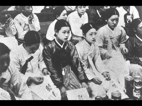 Οι πόρνες του Πολέμου –Η συγκλονιστική ιστορία των γυναικών που υπήρξαν σκλάβες του σεξ στα χαρακώματα [εικόνες] | iefimerida.gr 3