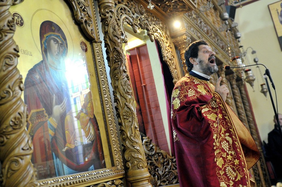 Συγκίνηση και κατάνυξη: Τα Χριστούγεννα στη μοναδική ελληνορθόδοξη εκκλησία της Ουαλίας [εικόνες] | iefimerida.gr 6