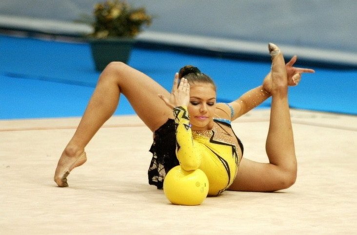 Η γυναίκα που ερωτεύτηκε τρελά ο Πούτιν: Το κορίτσι-λάστιχο που έδενε τα πόδια της... κόμπο στους Ολυμπιακούς [εικόνες] | iefimerida.gr 17