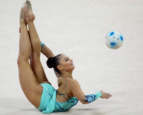 Η γυναίκα που ερωτεύτηκε τρελά ο Πούτιν: Το κορίτσι-λάστιχο που έδενε τα πόδια της... κόμπο στους Ολυμπιακούς [εικόνες] | iefimerida.gr 10