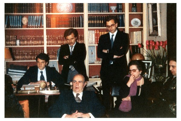 Συνωμοσίες από τα παλιά -Οταν ο Κωνσταντίνος Καραμανλής γινόταν Πρόεδρος Δημοκρατίας με ακροδεξιές ψήφους [εικόνες] | iefimerida.gr 2