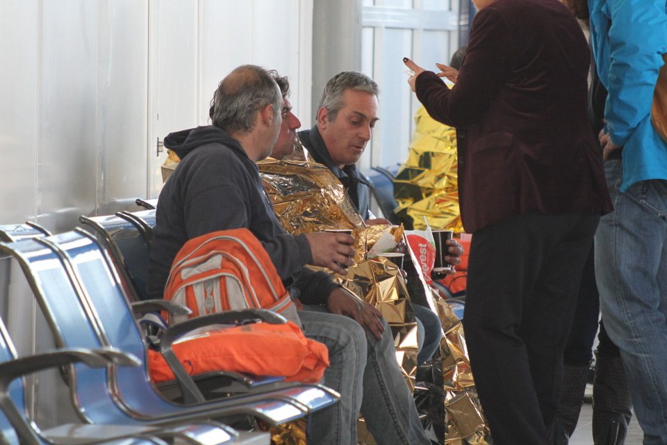 Στην Κέρκυρα 7 Ελληνες διασωθέντες από το φλεγόμενο Norman Atlantic -Με αναπνευστικά στο νοσοκομείο [εικόνες] | iefimerida.gr 5