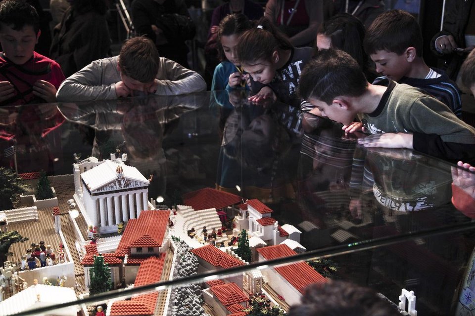 Μια Ακρόπολη φτιαγμένη από 120.000 Lego -Το εκπληκτικό δημιούργημα Αυστραλού [εικόνες] | iefimerida.gr 0