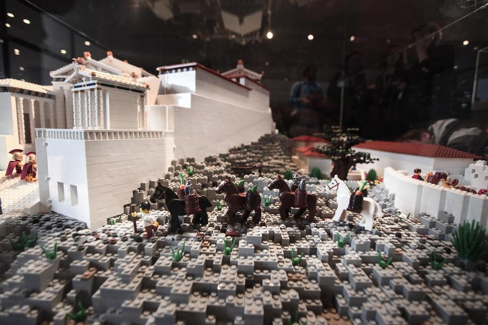 Μια Ακρόπολη φτιαγμένη από 120.000 Lego -Το εκπληκτικό δημιούργημα Αυστραλού [εικόνες] | iefimerida.gr 3