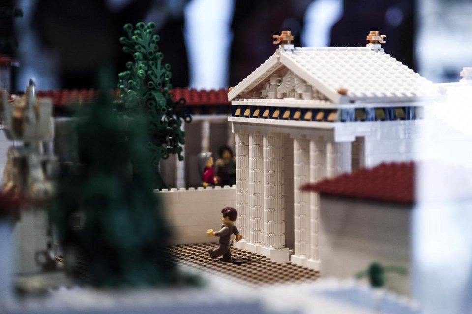 Μια Ακρόπολη φτιαγμένη από 120.000 Lego -Το εκπληκτικό δημιούργημα Αυστραλού [εικόνες] | iefimerida.gr 5
