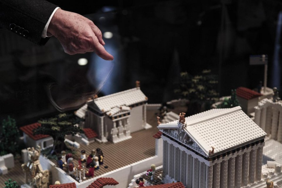 Μια Ακρόπολη φτιαγμένη από 120.000 Lego -Το εκπληκτικό δημιούργημα Αυστραλού [εικόνες] | iefimerida.gr 6