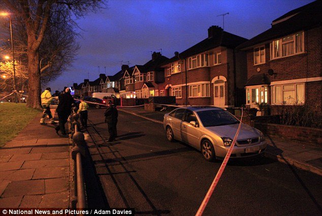 Την δολοφόνησε για μια θέση πάρκινγκ -Με αλλεπάλληλες μαχαιριές [εικόνες] | iefimerida.gr 3