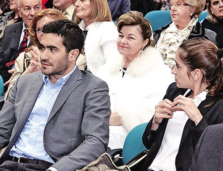 Η Ελένη Φουρέιρα έβγαλε βόλτα το νέο της αμόρε [εικόνες] | iefimerida.gr 2