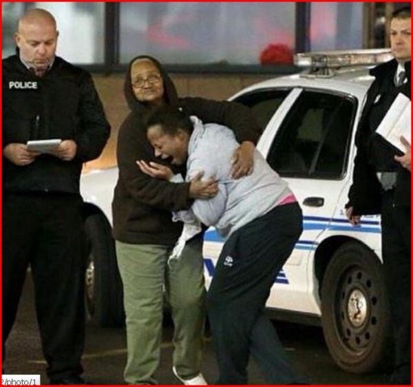 Αυτός είναι ο 18χρονος που πυροβόλησε αστυνομικός στο Φέργκιουσον -Κατέρρευσε η μητέρα του όταν τον αναγνώρισε [βίντεο & εικόνες] | iefimerida.gr 1