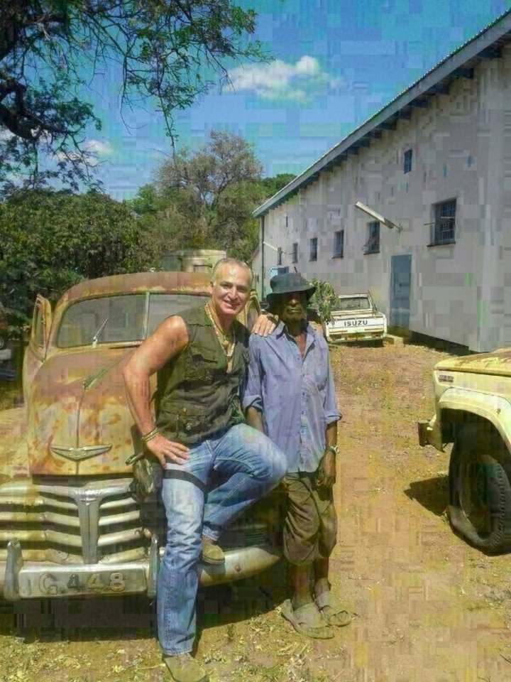 Γιάννης Μελάς, ο γιος της Μις Ρόδος που έγινε βασιλιάς των διαμαντιών στην Αφρική [εικόνες] | iefimerida.gr 5