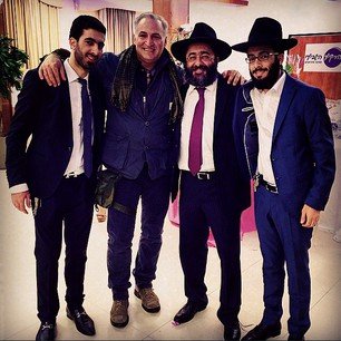 Γιάννης Μελάς, ο γιος της Μις Ρόδος που έγινε βασιλιάς των διαμαντιών στην Αφρική [εικόνες] | iefimerida.gr 4