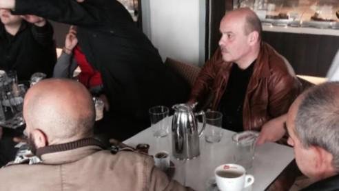  Η βροχή έδιωξε τον Μιχελογιαννάκη -Αφησε την απεργία πείνας και πήγε για καφέ [εικόνες] | iefimerida.gr 2