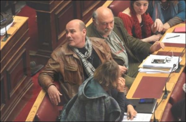 Οταν ο Μιχελογιαννάκης παίρνει κάτι από τη σακούλα για να ξεγελάσει την πείνα [βίντεο & εικόνες] | iefimerida.gr 5