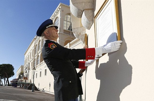 Τρελοί πανηγυρισμοί στο Μονακό για τα δίδυμα -Ο περίεργος νόμος διαδοχής που εκτοπίζει από τον θρόνο το κοριτσάκι που γεννήθηκε πρώτο και τα νόθα παιδιά του Αλβέρτου [εικόνες] | iefimerida.gr 1