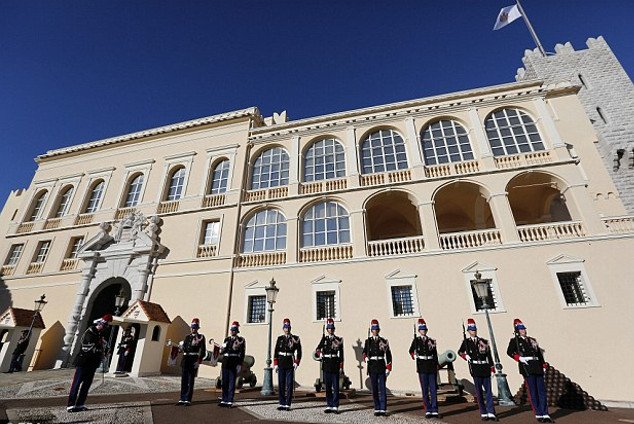 Τρελοί πανηγυρισμοί στο Μονακό για τα δίδυμα -Ο περίεργος νόμος διαδοχής που εκτοπίζει από τον θρόνο το κοριτσάκι που γεννήθηκε πρώτο και τα νόθα παιδιά του Αλβέρτου [εικόνες] | iefimerida.gr 18